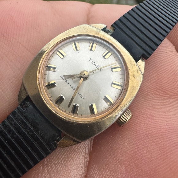 Vtg Timex Self Wind Ladies Gold Tone Watch 🔥 - Picture 3 of 7